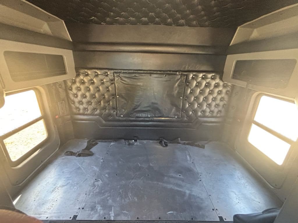 Used 2019 KENWORTH W900L image 16