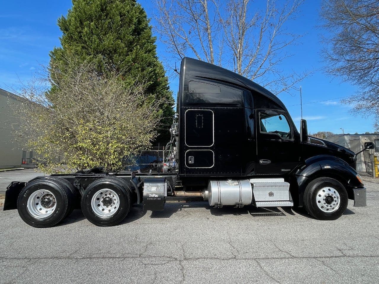 2021 Kenworth T680 image 2