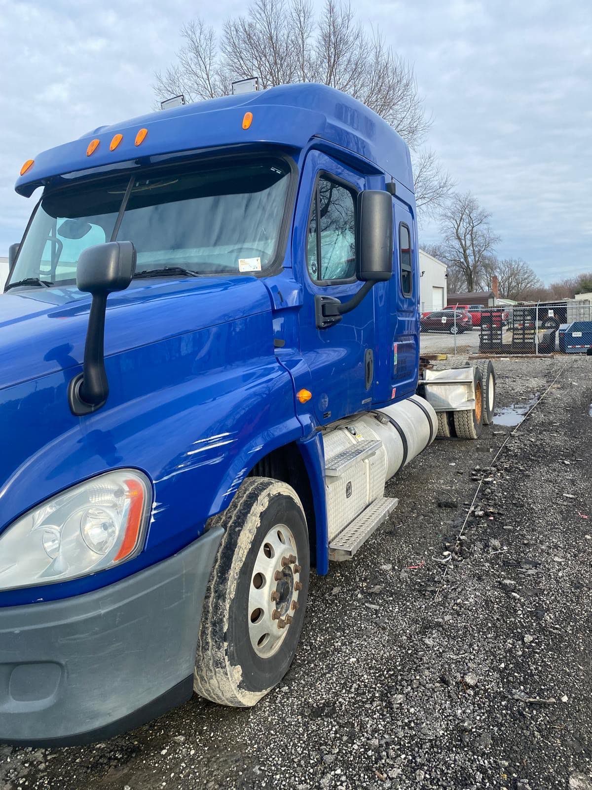 2012 Freightliner Cascadia image 2