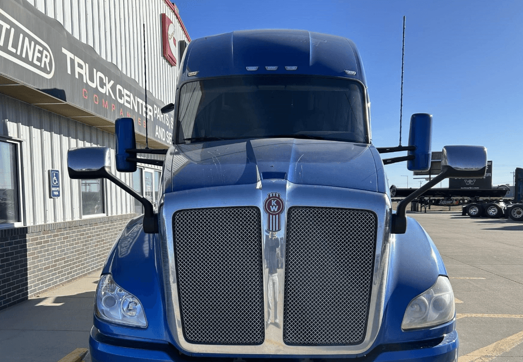 2020 Kenworth T680 image 2