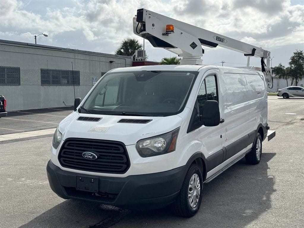 2017 Ford Transit Cargo image 3