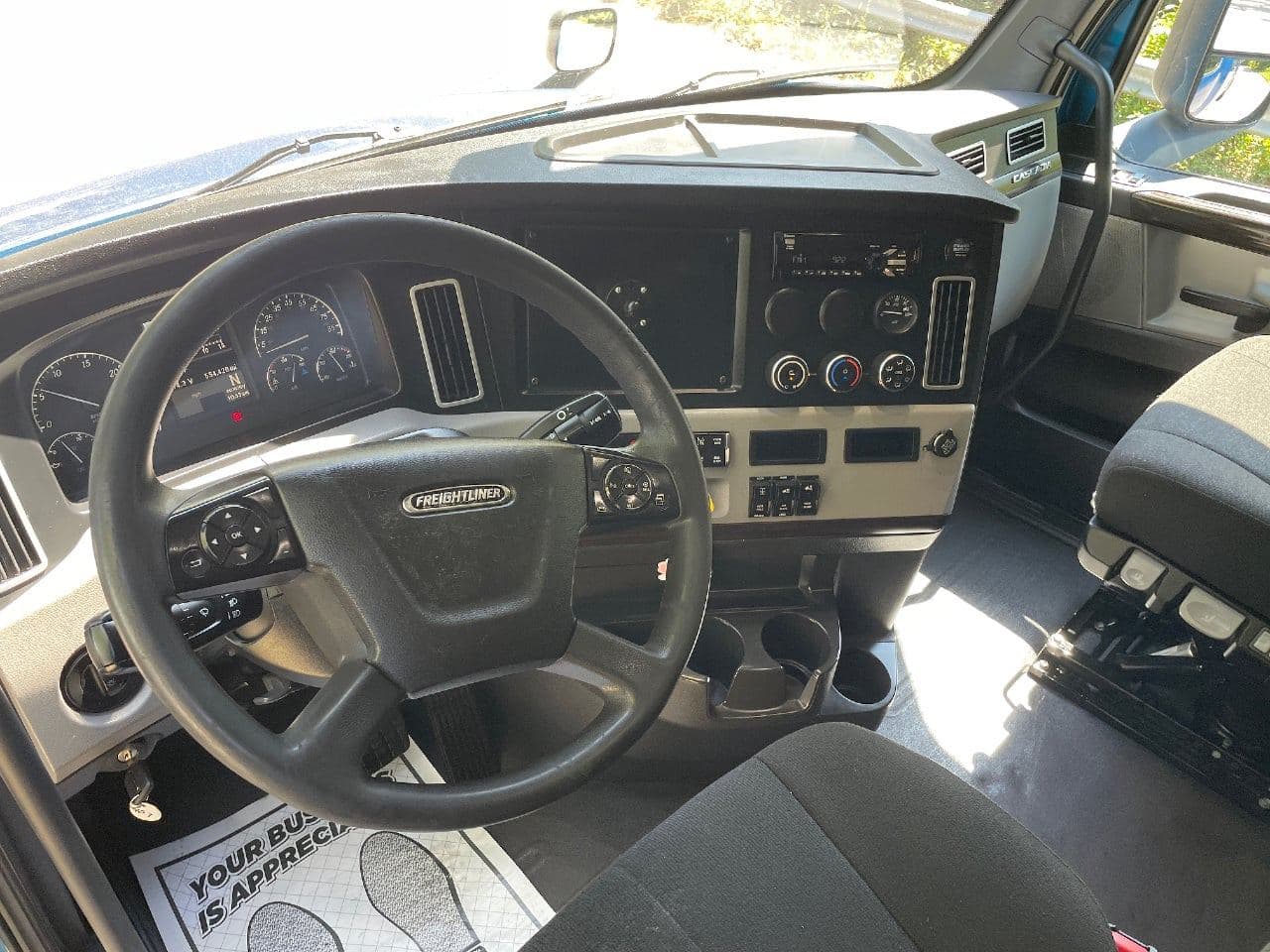 2020 Freightliner Cascadia 126 image 20