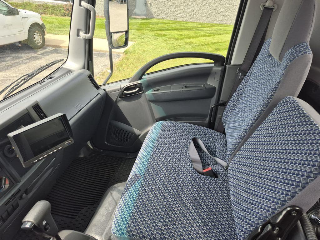 2024 Isuzu NRR image 14