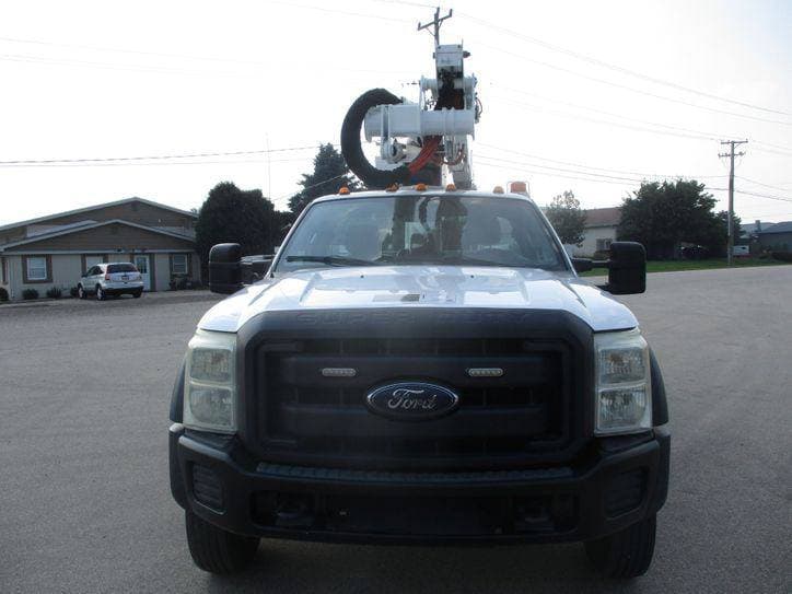 2016 Ford F-550 BUCKET TRUCK 4X4 image 8