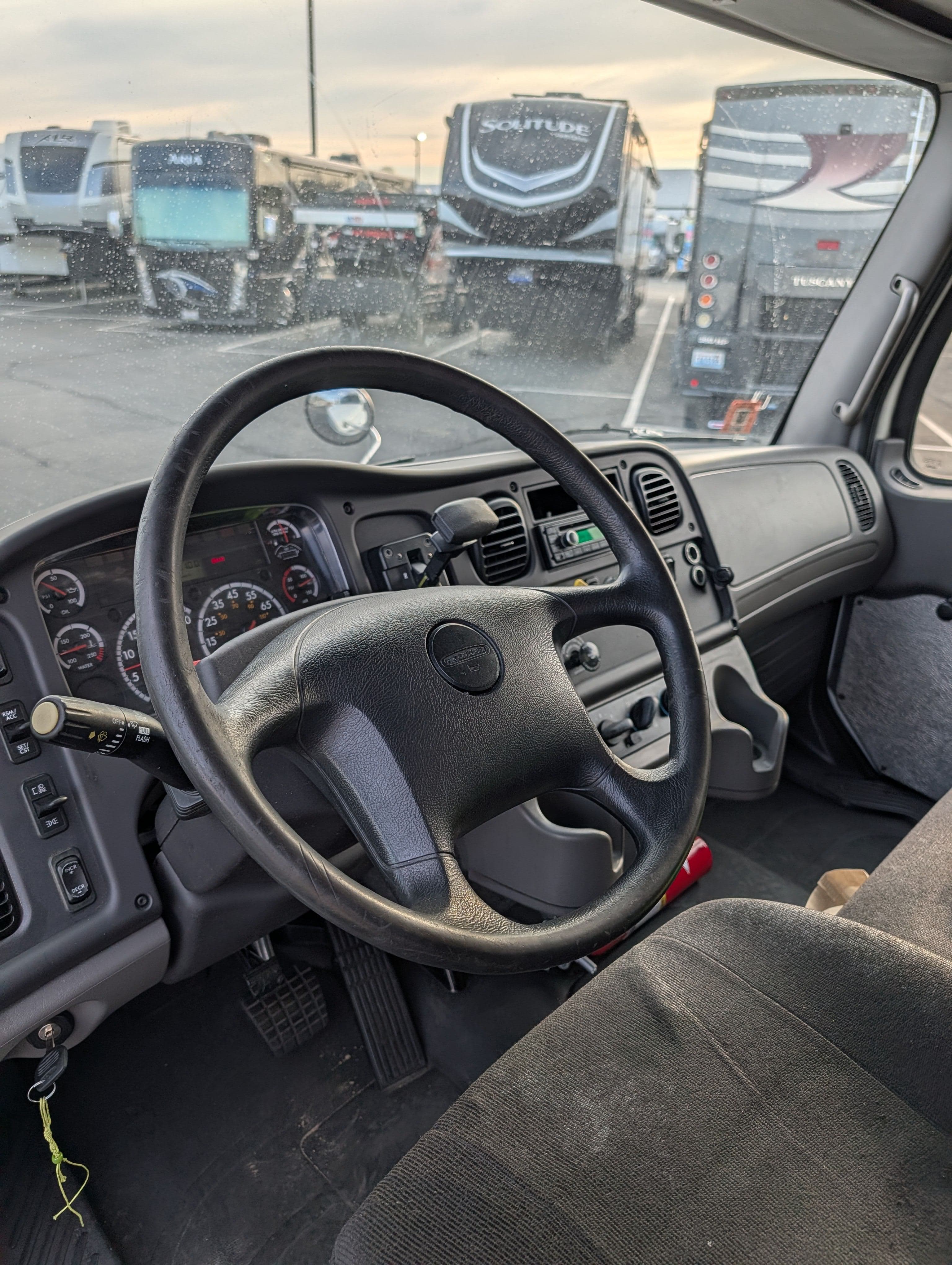 2016 Freightliner M2 image 10