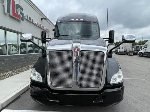 2020 Kenworth T680 image 7