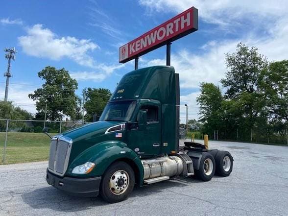 2019 Kenworth T680 image 1