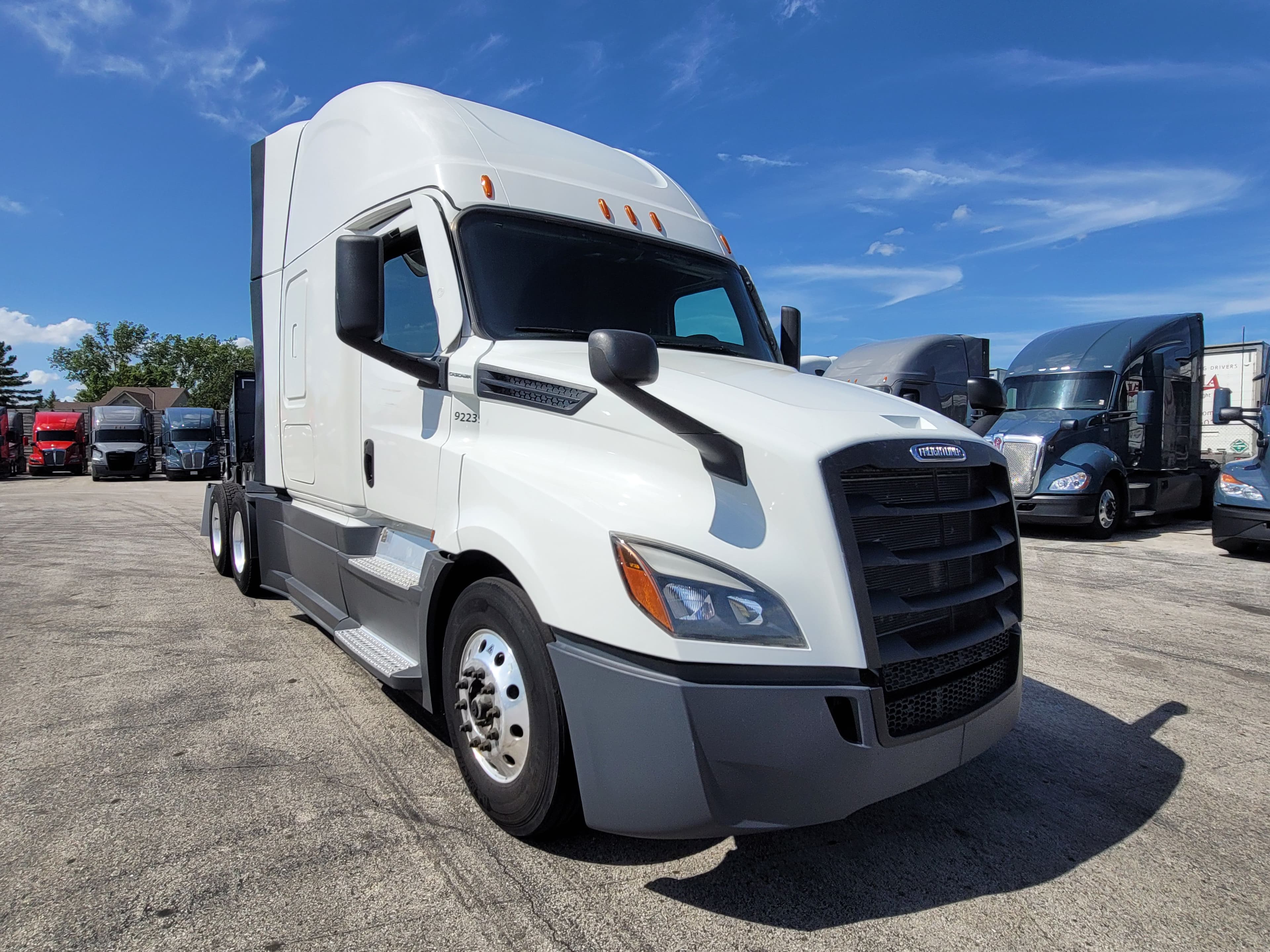 2022 Freightliner Cascadia 126 image 5