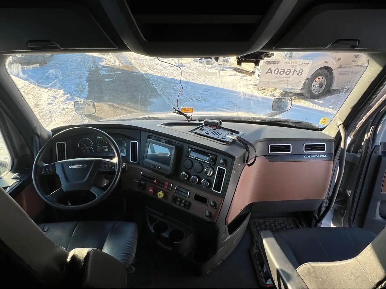 2023 Freightliner Cascadia 126 image 8