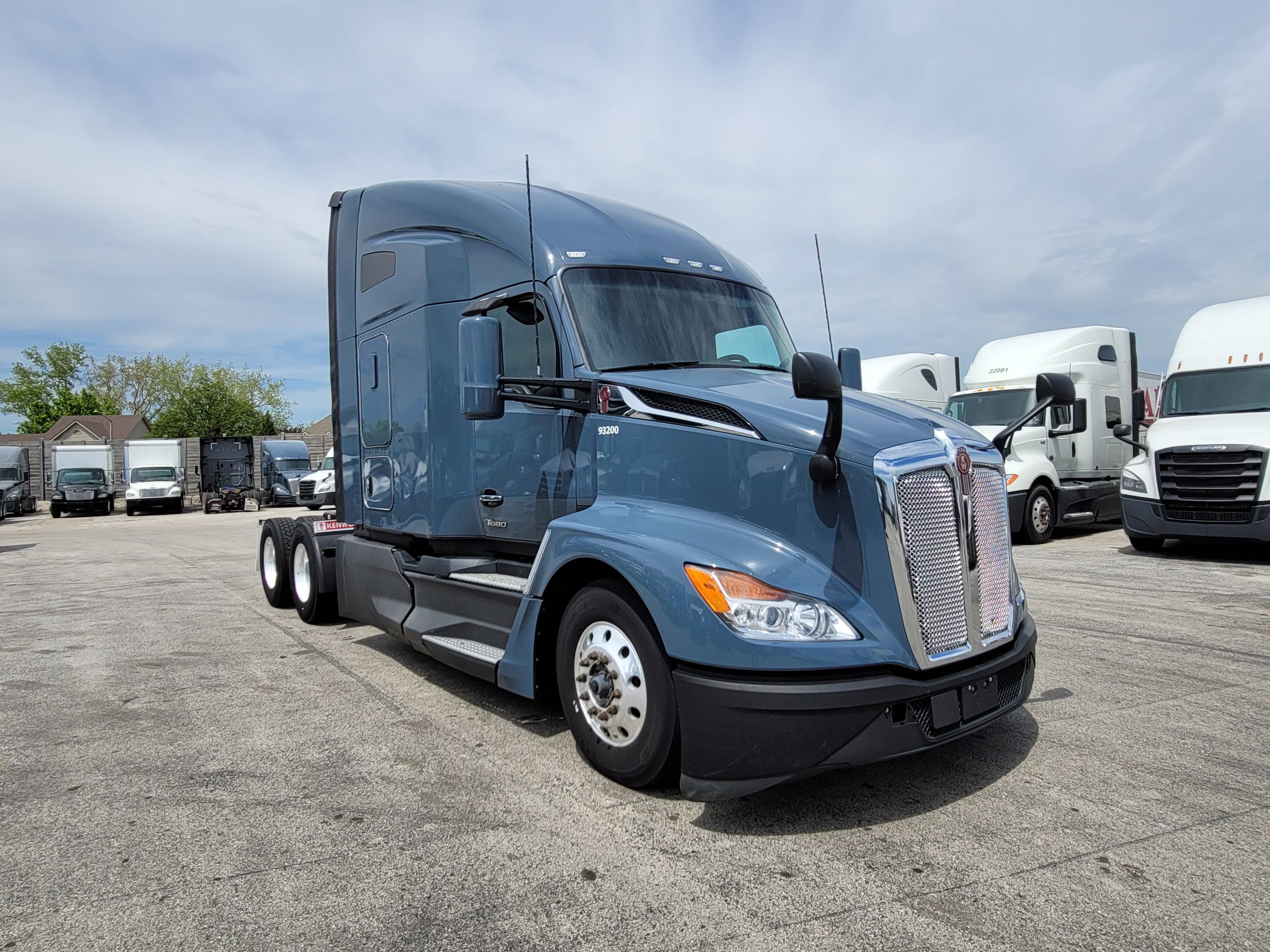 2023 Kenworth T680 image 5