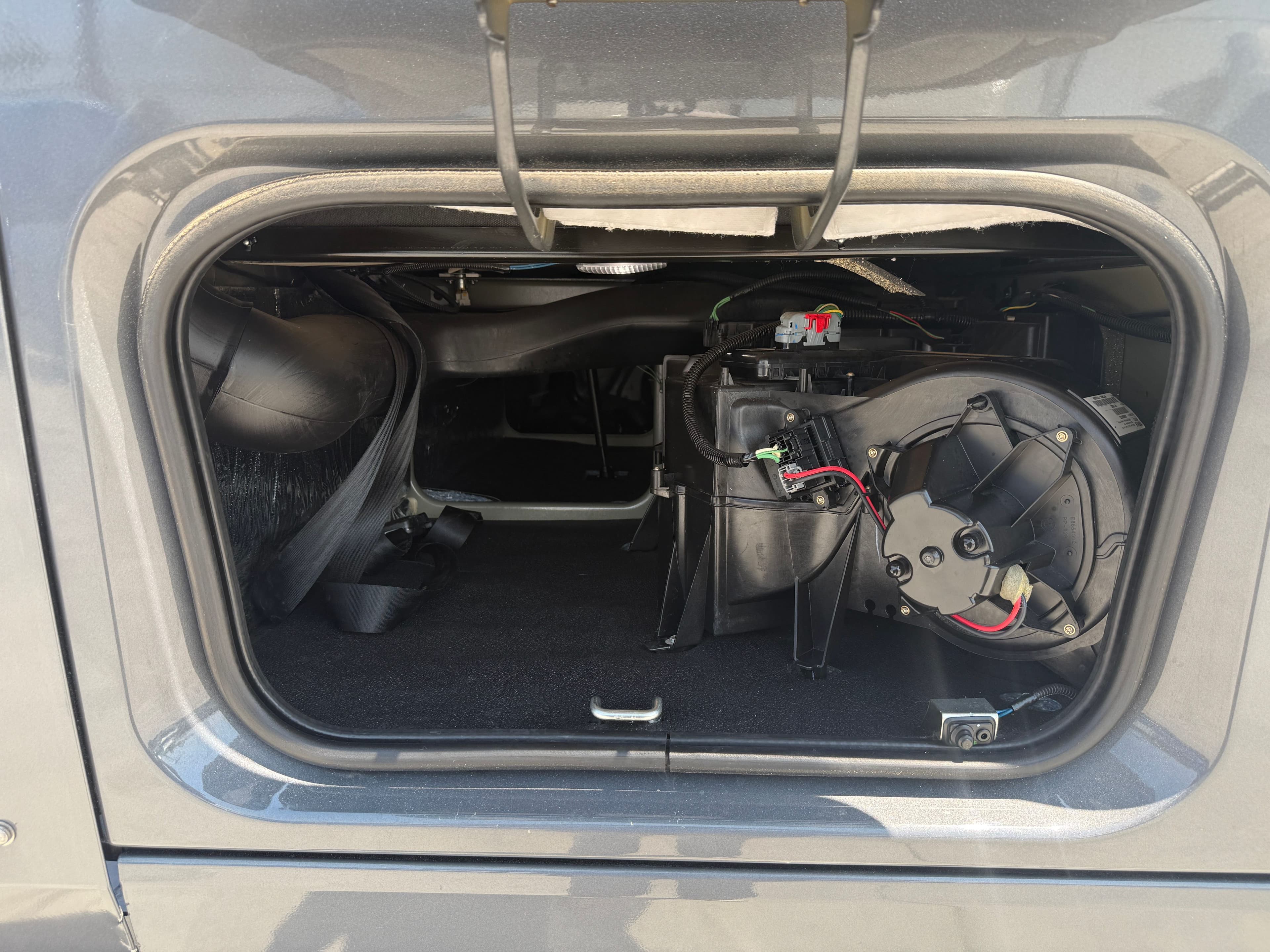 2021 International LT image 14