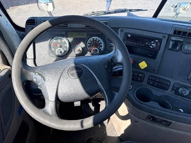 2018 Freightliner Cascadia image 6