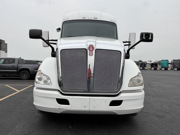 2019 Kenworth T680 image 3
