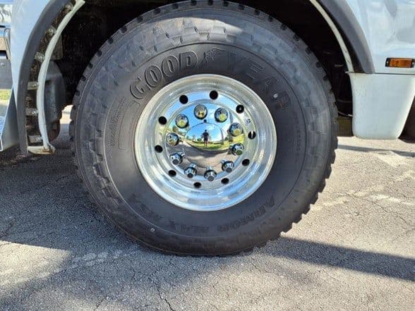 2025 Kenworth T880 image 9