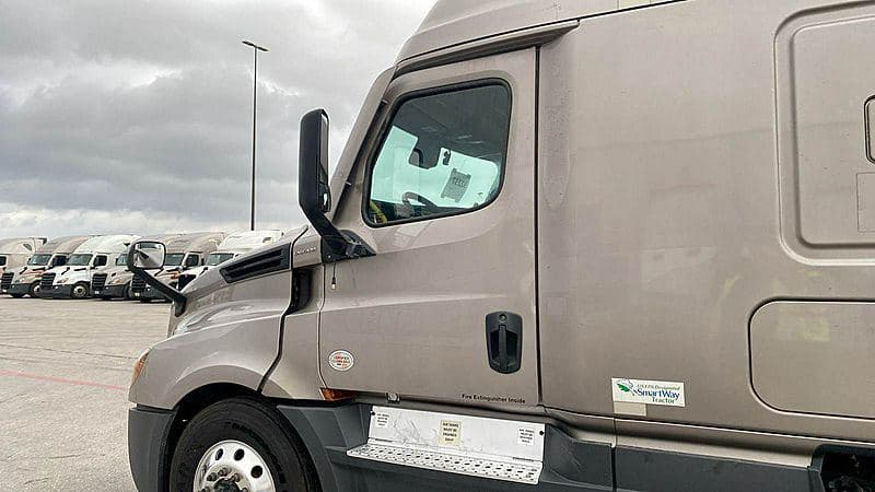 2024 Freightliner Cascadia 126 image 5
