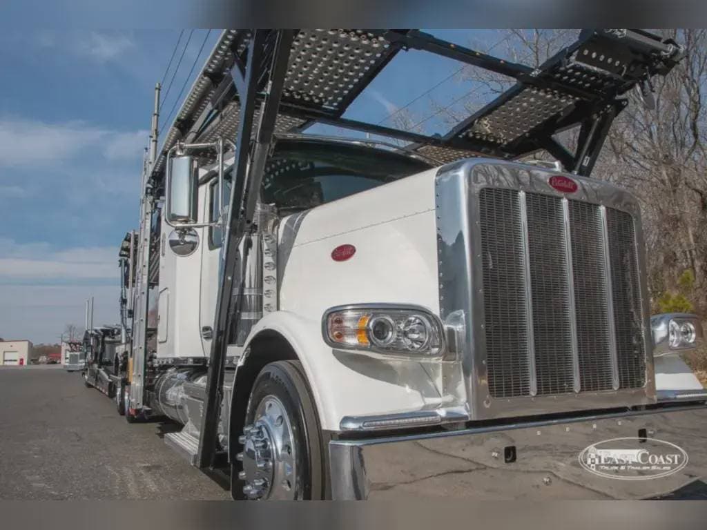 2025 Peterbilt 589 image 4