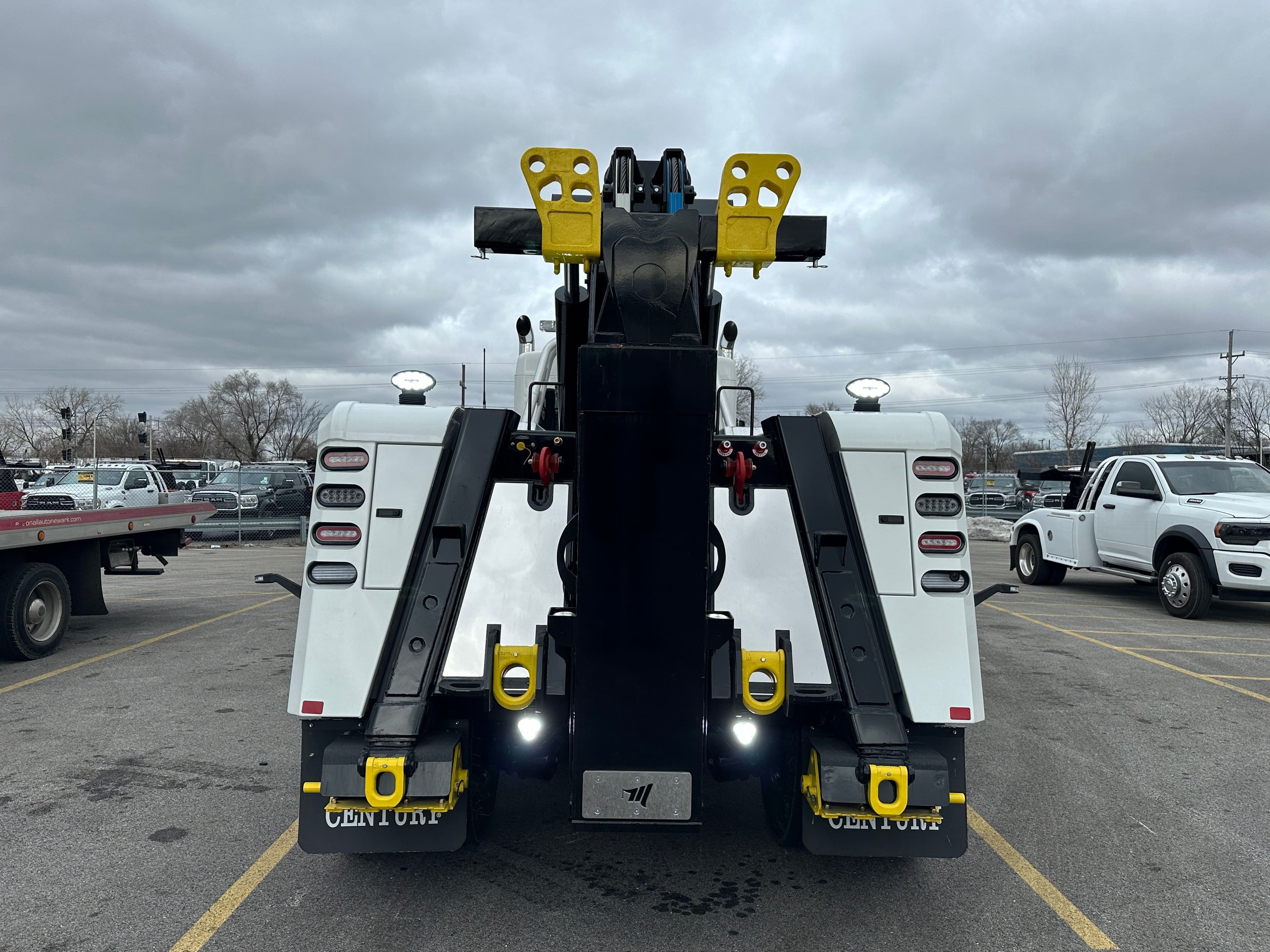 2025 Kenworth T880 with a Century 7035 image 3