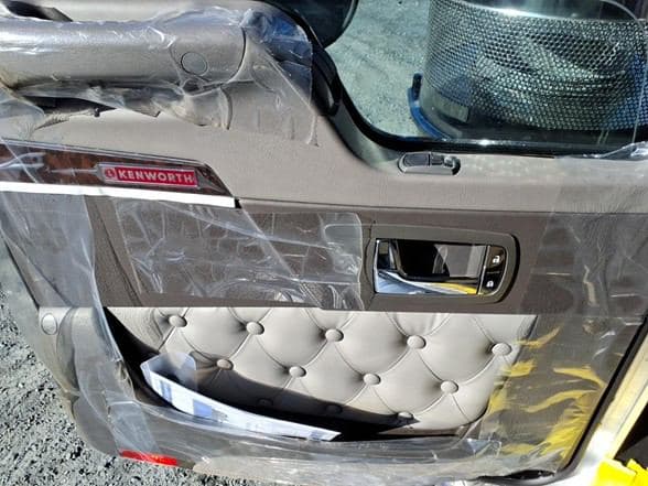 2026 Kenworth W900 image 13