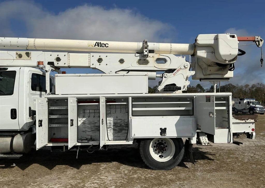 2018 International 4300 image 6