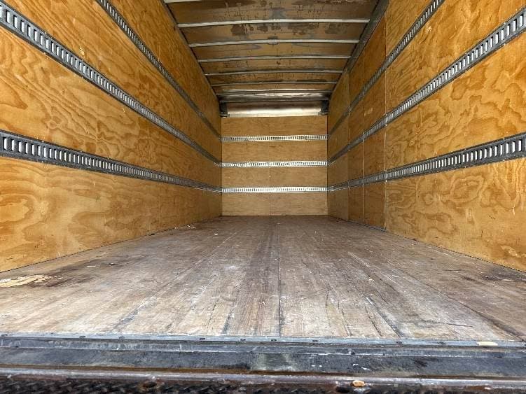 2022 International MV607 Box Truck - 220HP, 6 Speed Automatic, Swing Door image 10