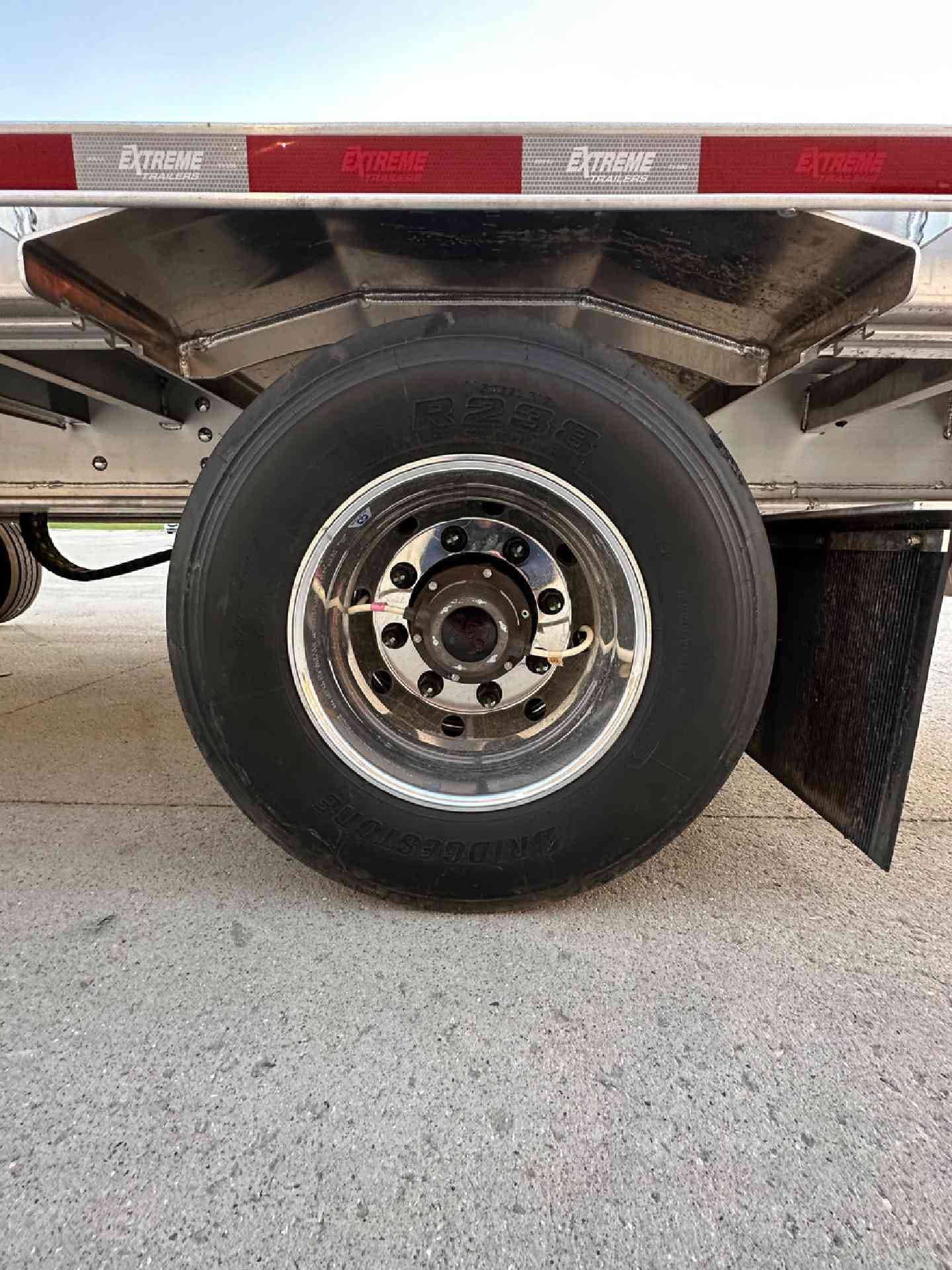 2027 Extreme XS60 Step Deck Low Pro R17.5 image 19