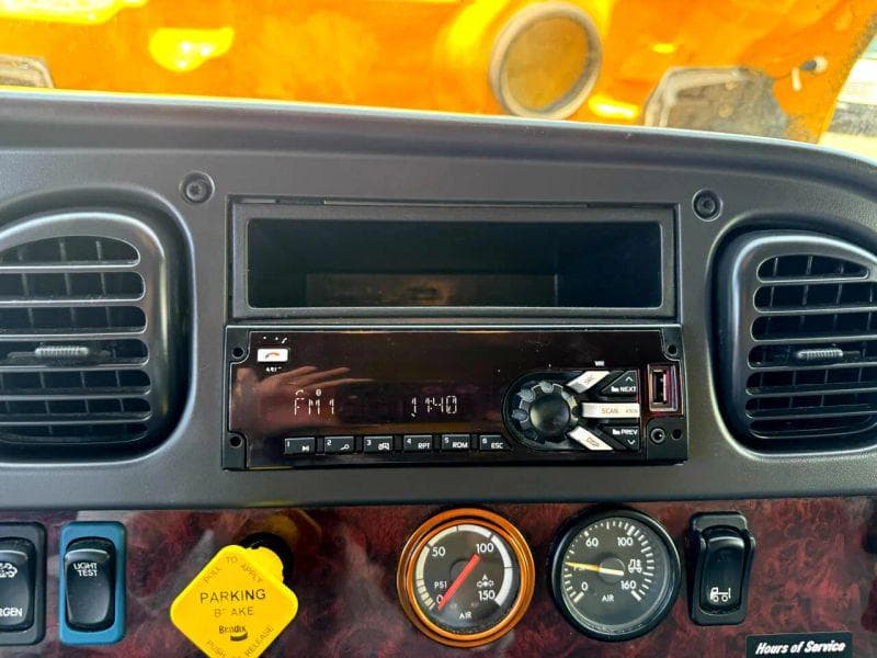 2019 Freightliner Cascadia 125 image 26