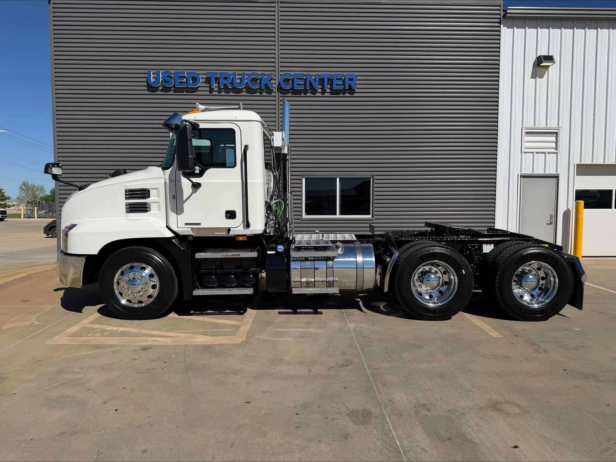 Used 2021 MACK ANTHEM Conventional - Day Cab in Oklahoma City, OK image 8