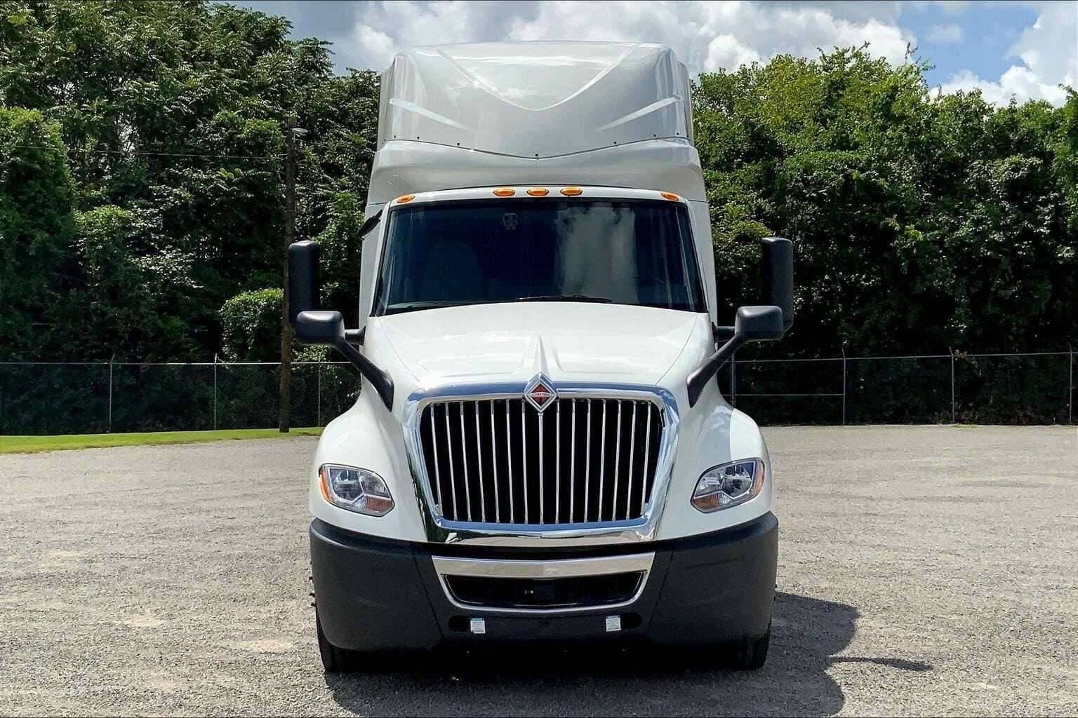 2023 International LT62F image 2