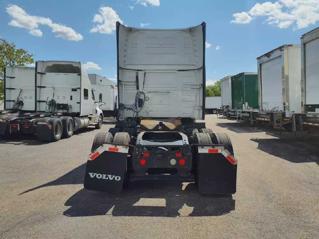 2019 Volvo VNL64T-760 image 3