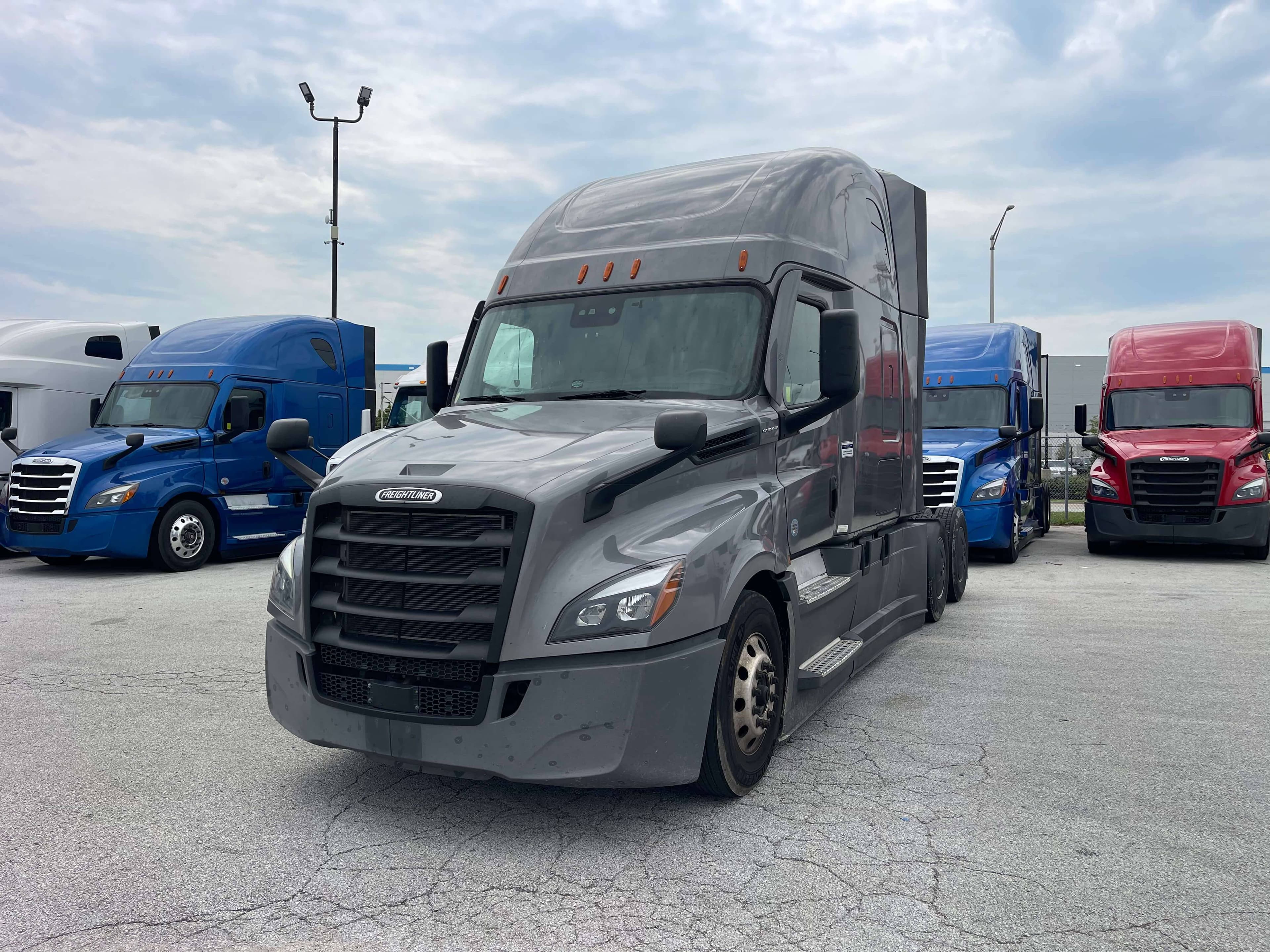2022 Freightliner Cascadia 126 image 1
