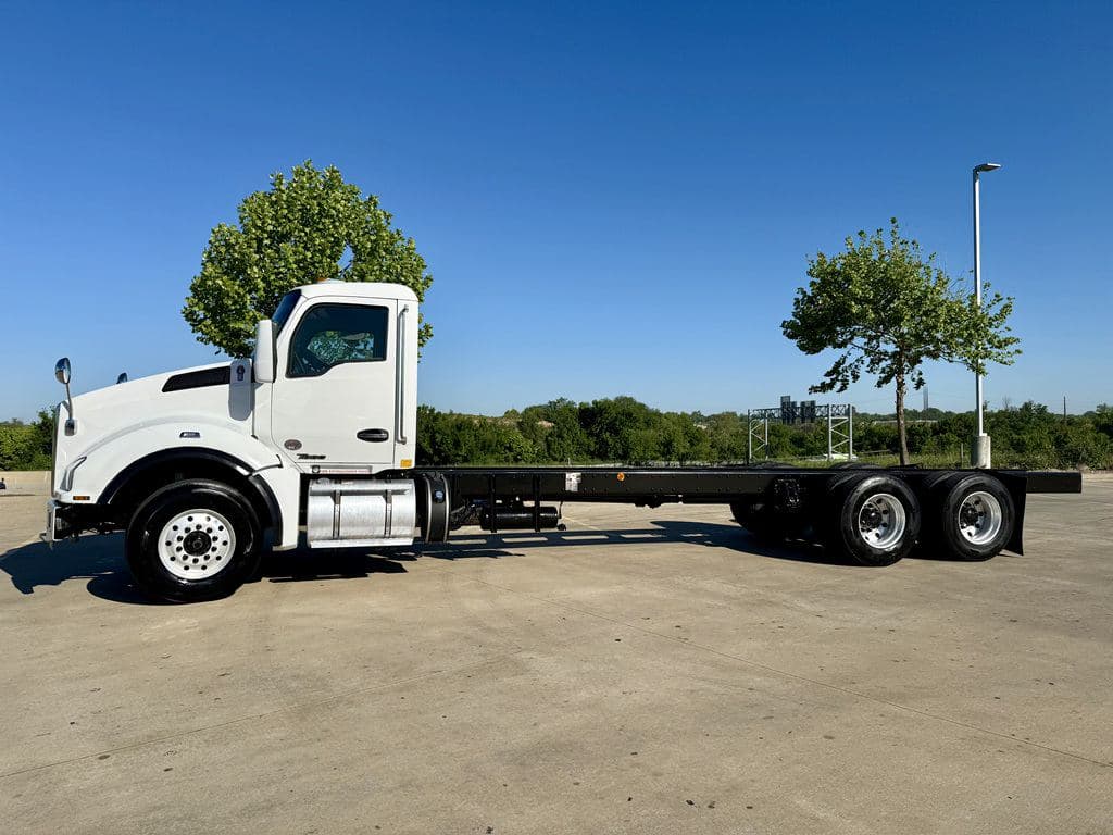 Used 2021 KENWORTH T880 image 21