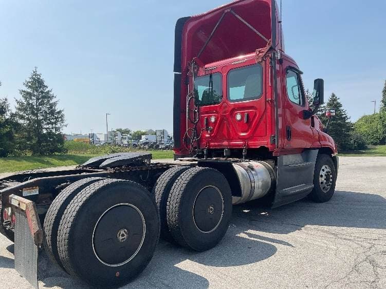 2018 Freightliner Cascadia image 6