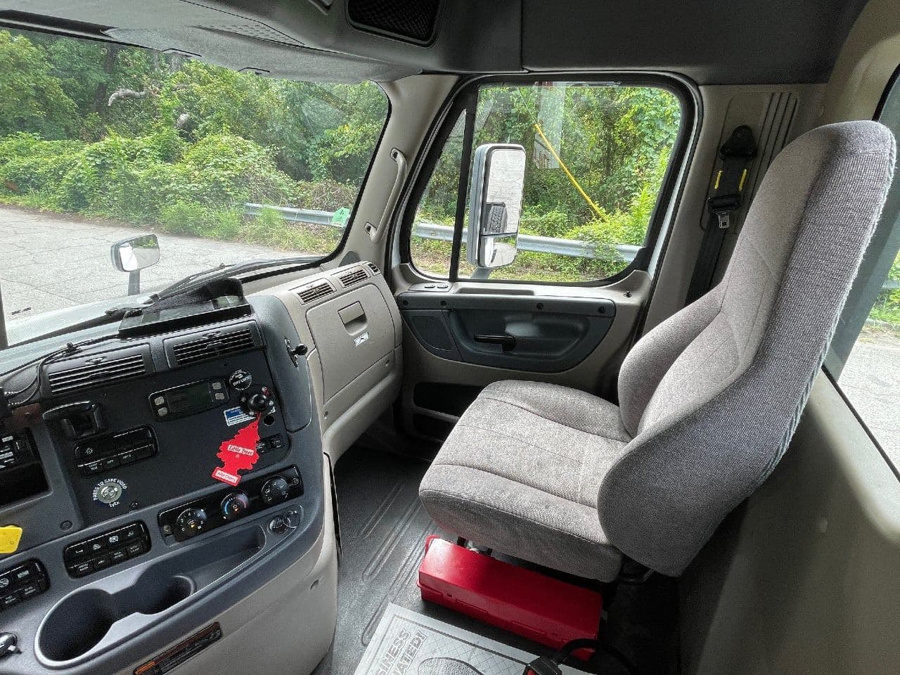 2019 Freightliner Cascadia 125 image 25