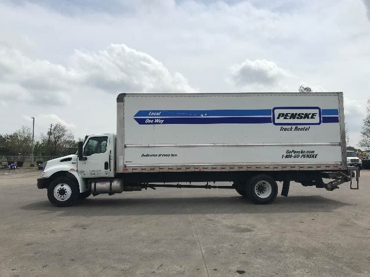 2022 International MV607 Box Truck - 220HP, 6 Speed Automatic, Roll up Door image 4