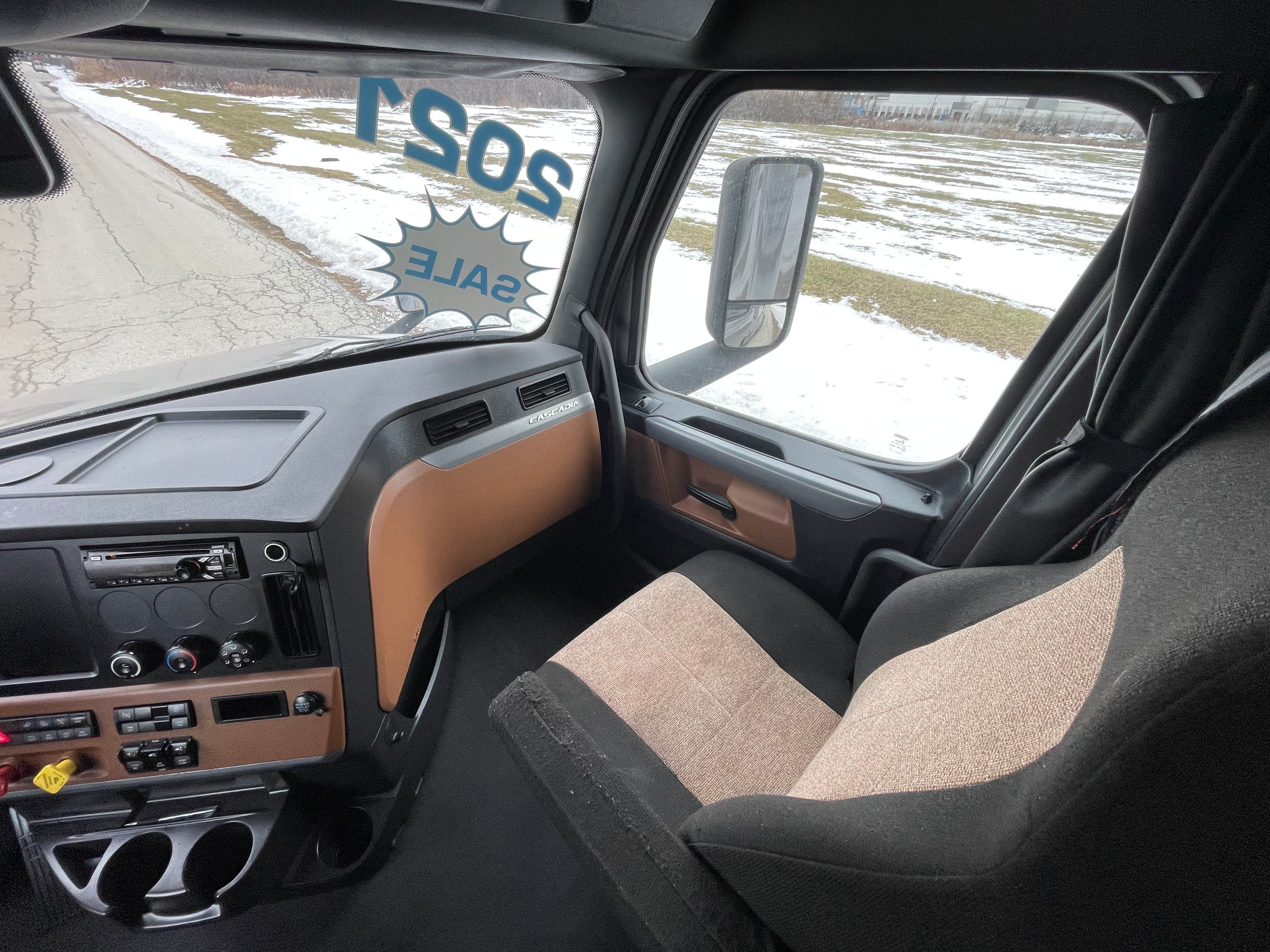 2021 Freightliner Cascadia image 14