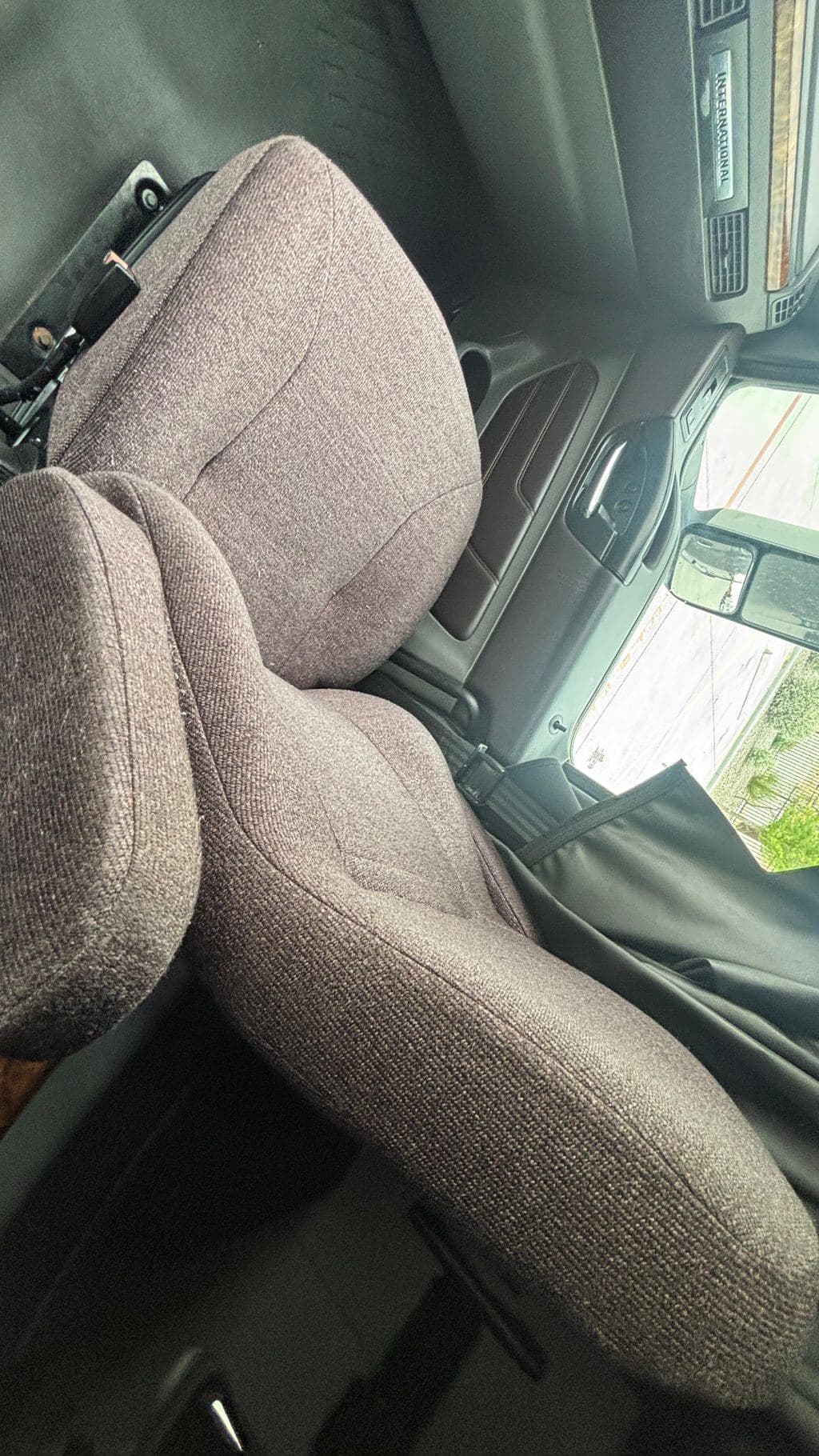 Used 2021 INTERNATIONAL LT625 image 18