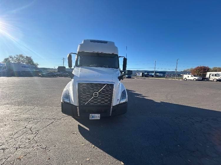 2022 Volvo VNL image 1