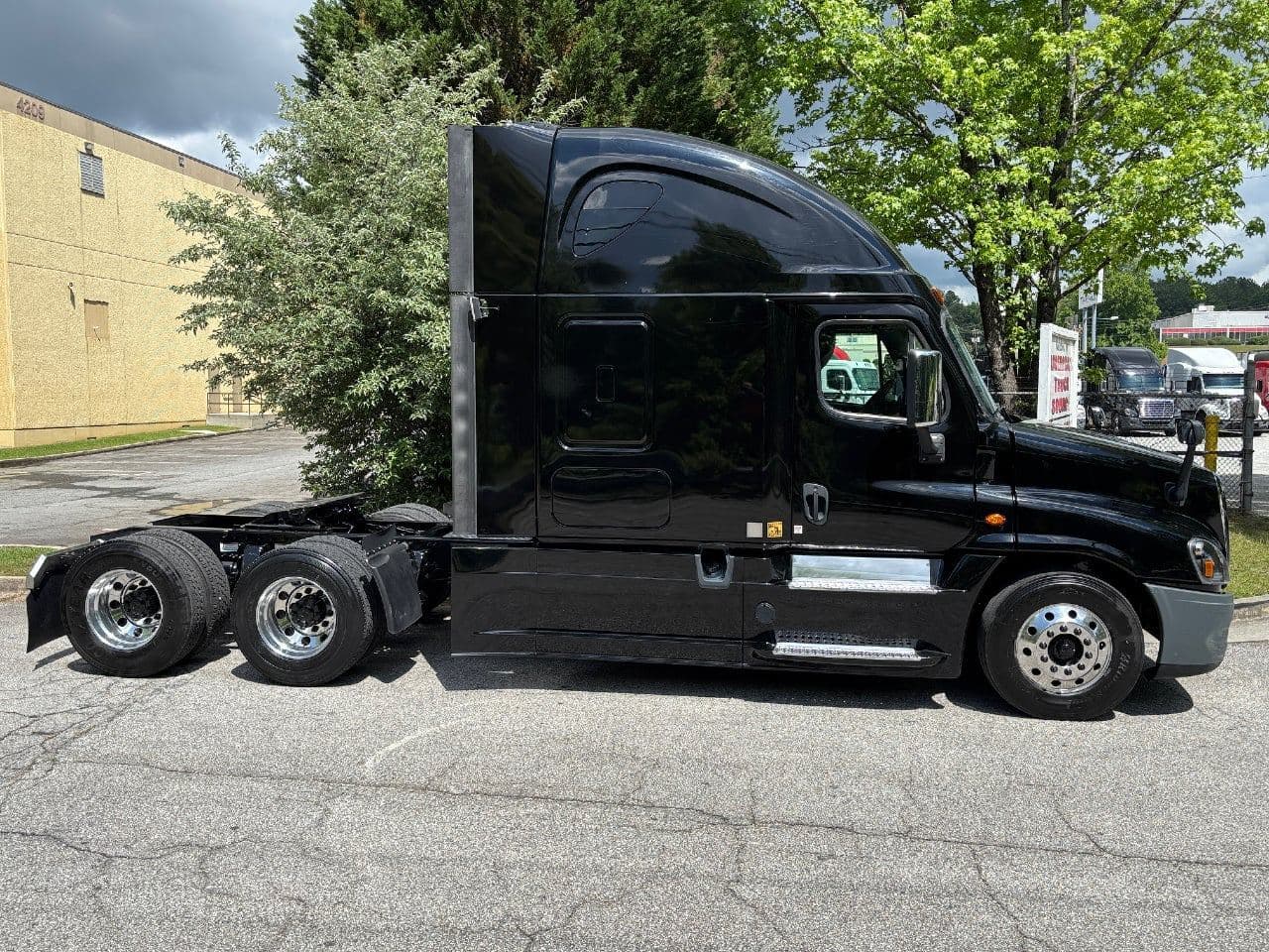 2020 Freightliner Cascadia 125 image 5