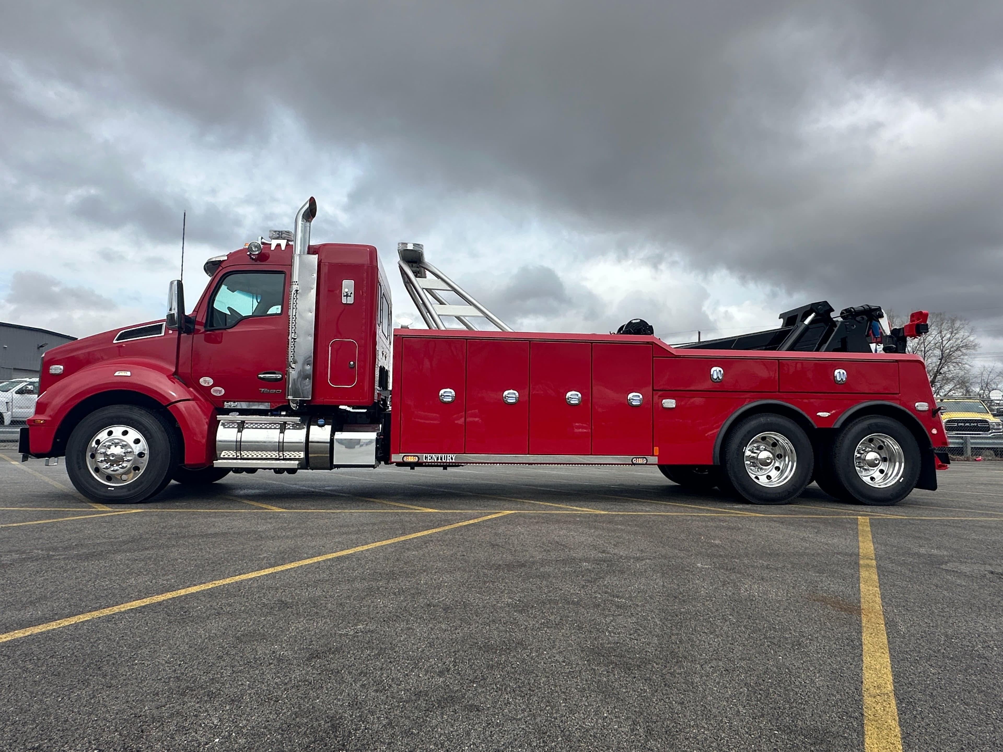 2025 Kenworth T880 with a Century 5130 image 2