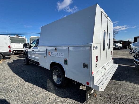 2024 Ford F550 image 5