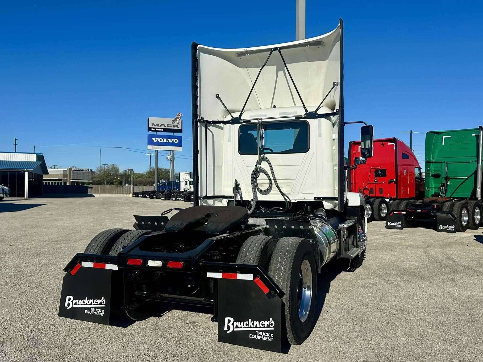 Used 2022 MACK ANTHEM Conventional - Day Cab in San Antonio, TX image 7