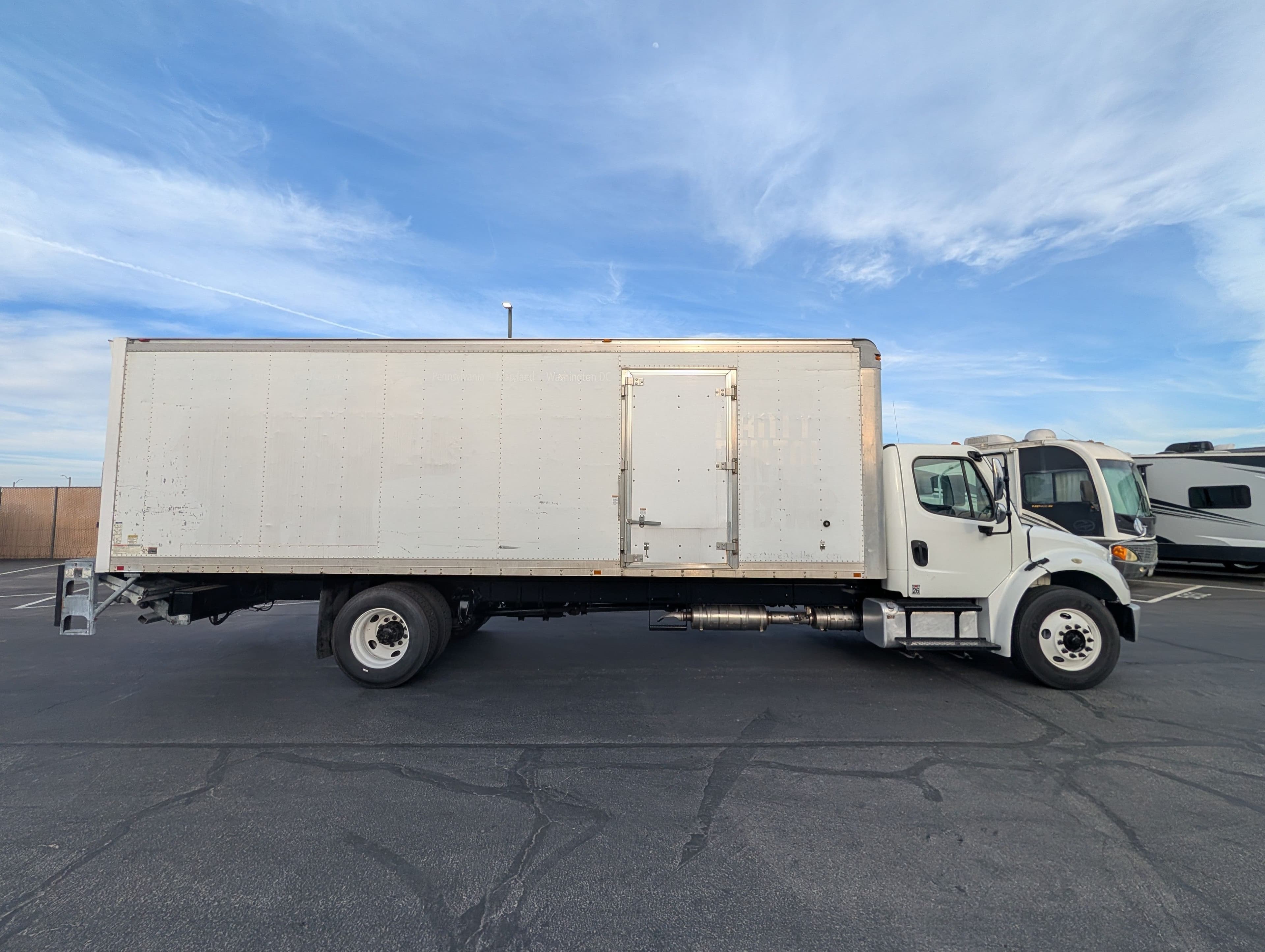2016 Freightliner M2 image 18