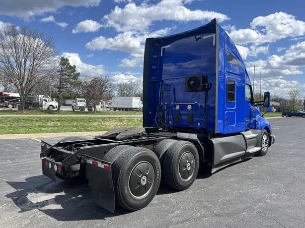 2021 Kenworth T680 image 6