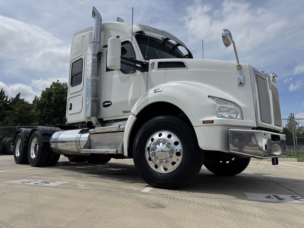 Used 2021 KENWORTH T880 image 22
