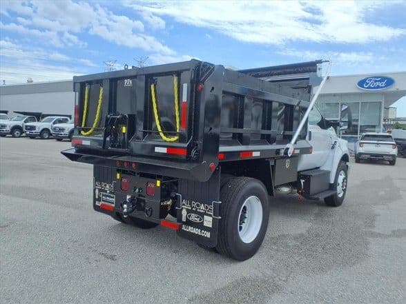 2027 Ford F750 SD image 5