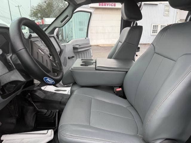 2016 Ford F-450 image 16