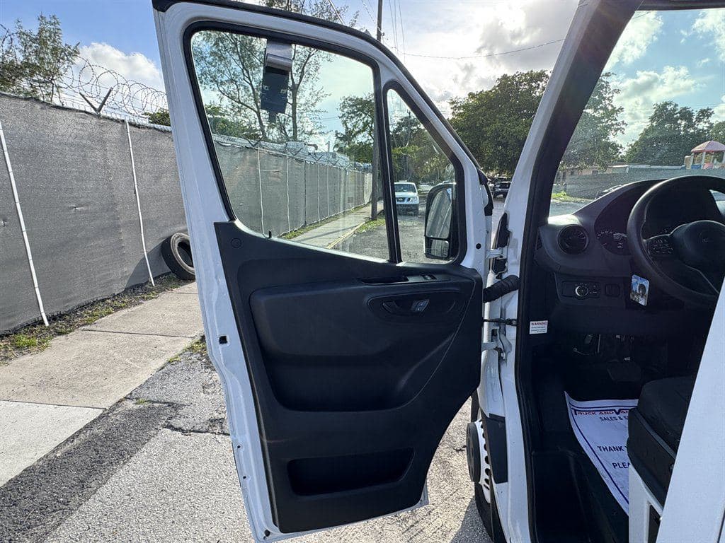 2019 Freightliner Sprinter 3500 image 38
