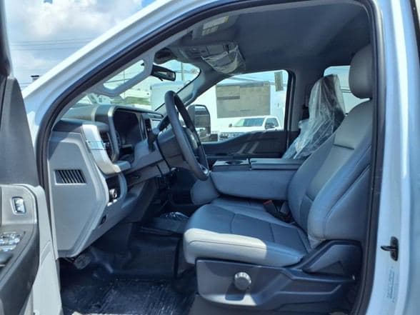 2025 Ford F350 image 13