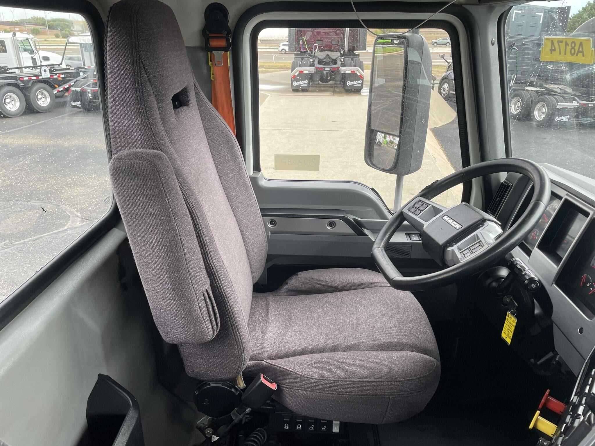 Used 2020 MACK ANTHEM Conventional - Day Cab in Amarillo, TX image 10
