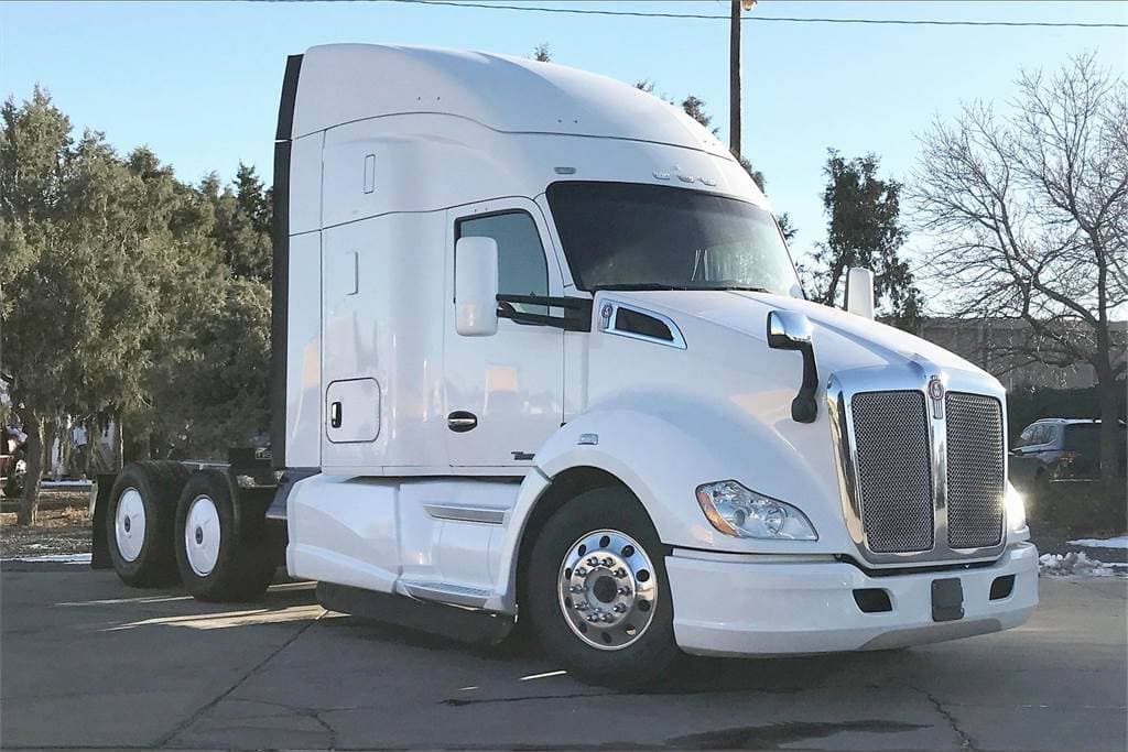 2018 Kenworth T680 image 2
